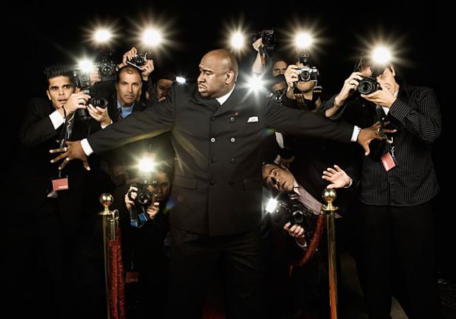 Monte Carlo - Photo Ops - Red Carpet Paparazzi Held Back By Bodyguard