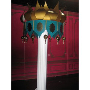 A column topper with a crown on it.